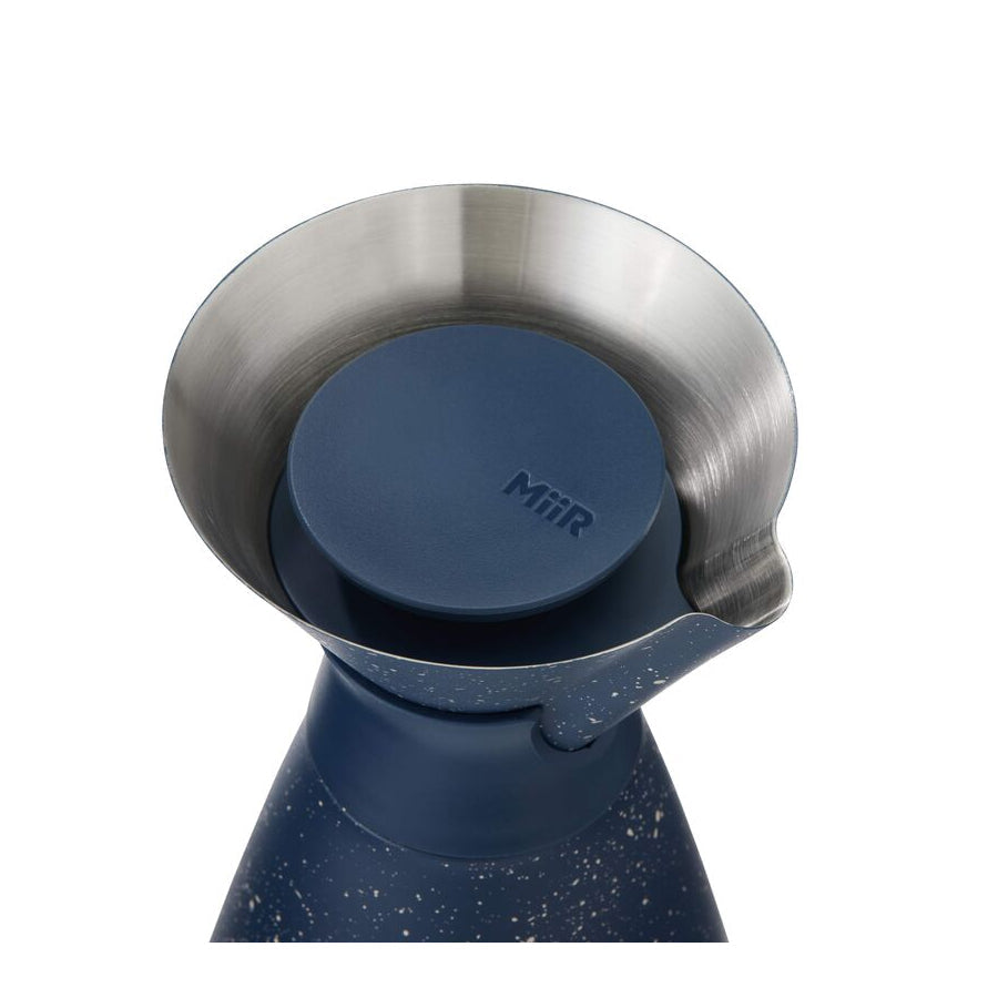 new-standard-carafe-n6 WebPDP-33oz_New_Standard_Carafe_Tidal_Blue_Speckle_Studio__CAR1SVOS225_45_Lid_Off.jpg