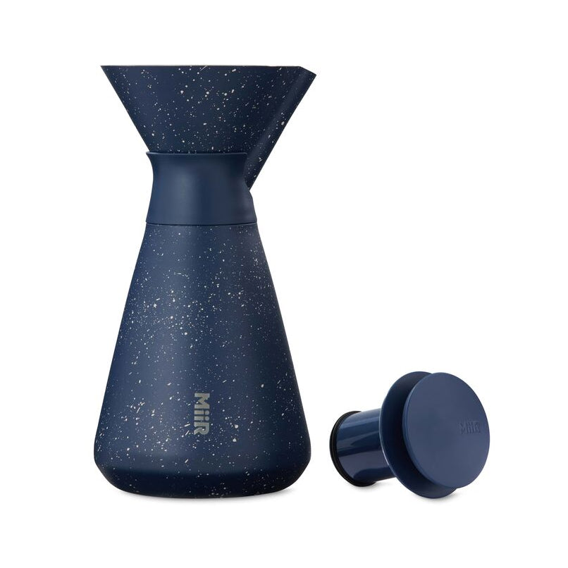 new-standard-carafe-n6 WebPDP-33oz_New_Standard_Carafe_Tidal_Blue_Speckle_Studio__CAR1SVOS225_Front_Lid_Staged.jpg
