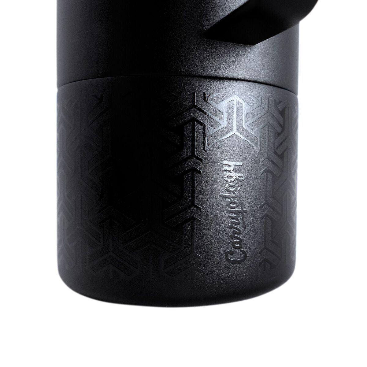 miir-x-carryology-tomo-j3 WebPDP-MiiR_x_Carryology_Tomo_Studio_Closeup__TOM1SV33402_12.10.25.jpg