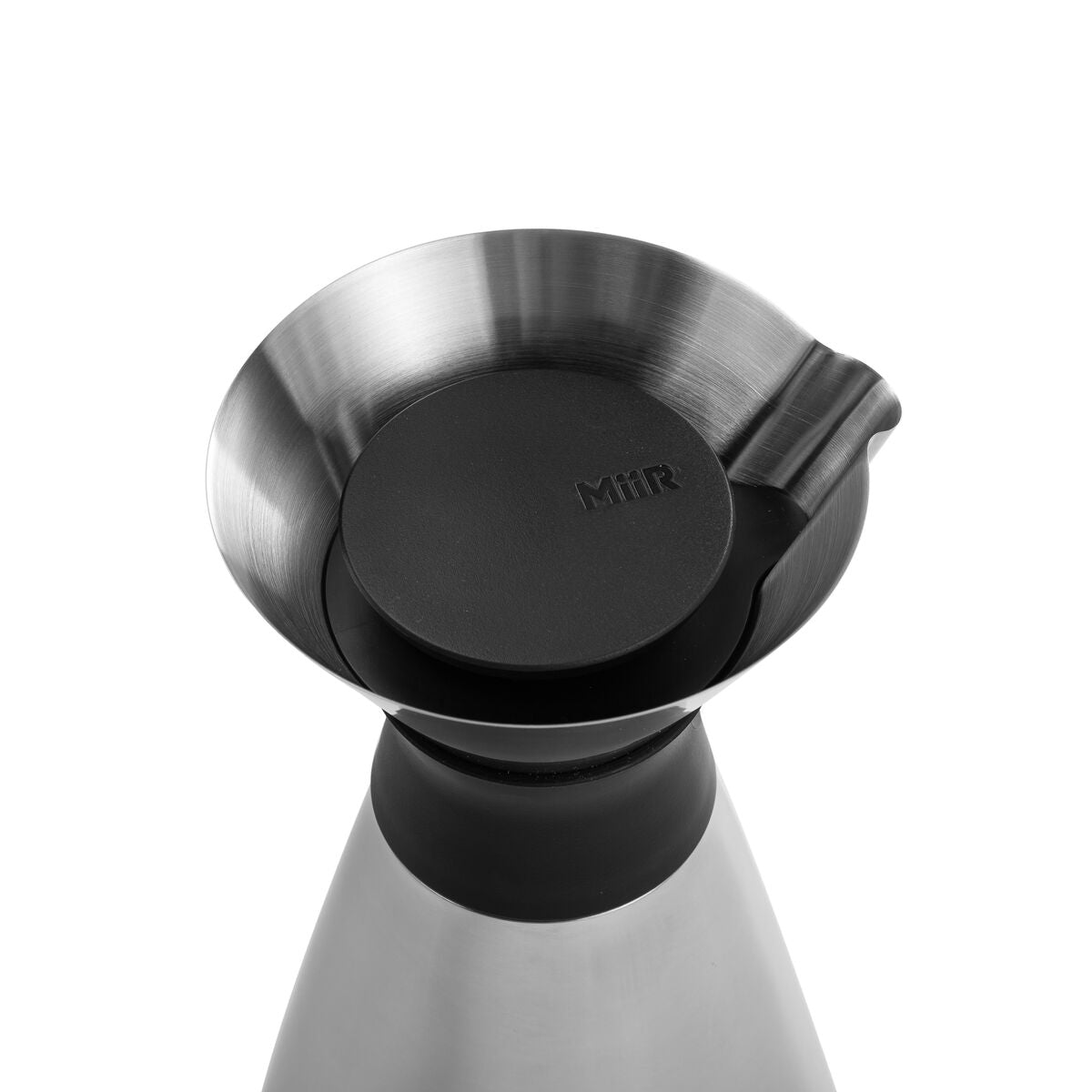 new-standard-carafe-n6 WebPDP-PolishedStainlessCarafe_33oz_SS_StudioX207182024_45degree__CAR1SVOS005.jpg