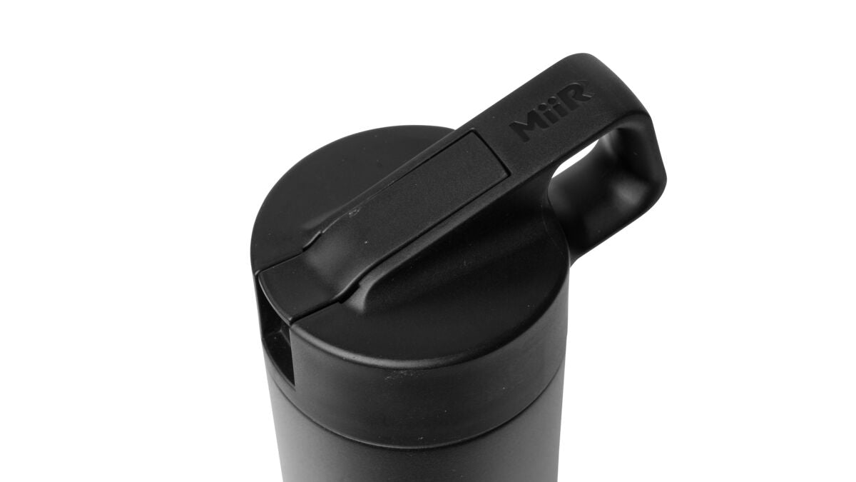straw-bottle-d4 WebPDP-Straw_Lid_2_Black_Studio_0221_45deg_Closed__WMB1SL20002.jpg