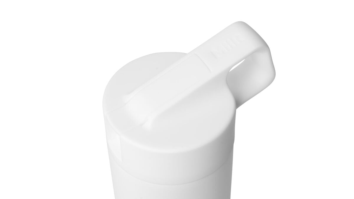 straw-bottle-d4 WebPDP-Straw_Lid_2_White_Studio_0221_45deg_Closed__WMB2SL20001.jpg